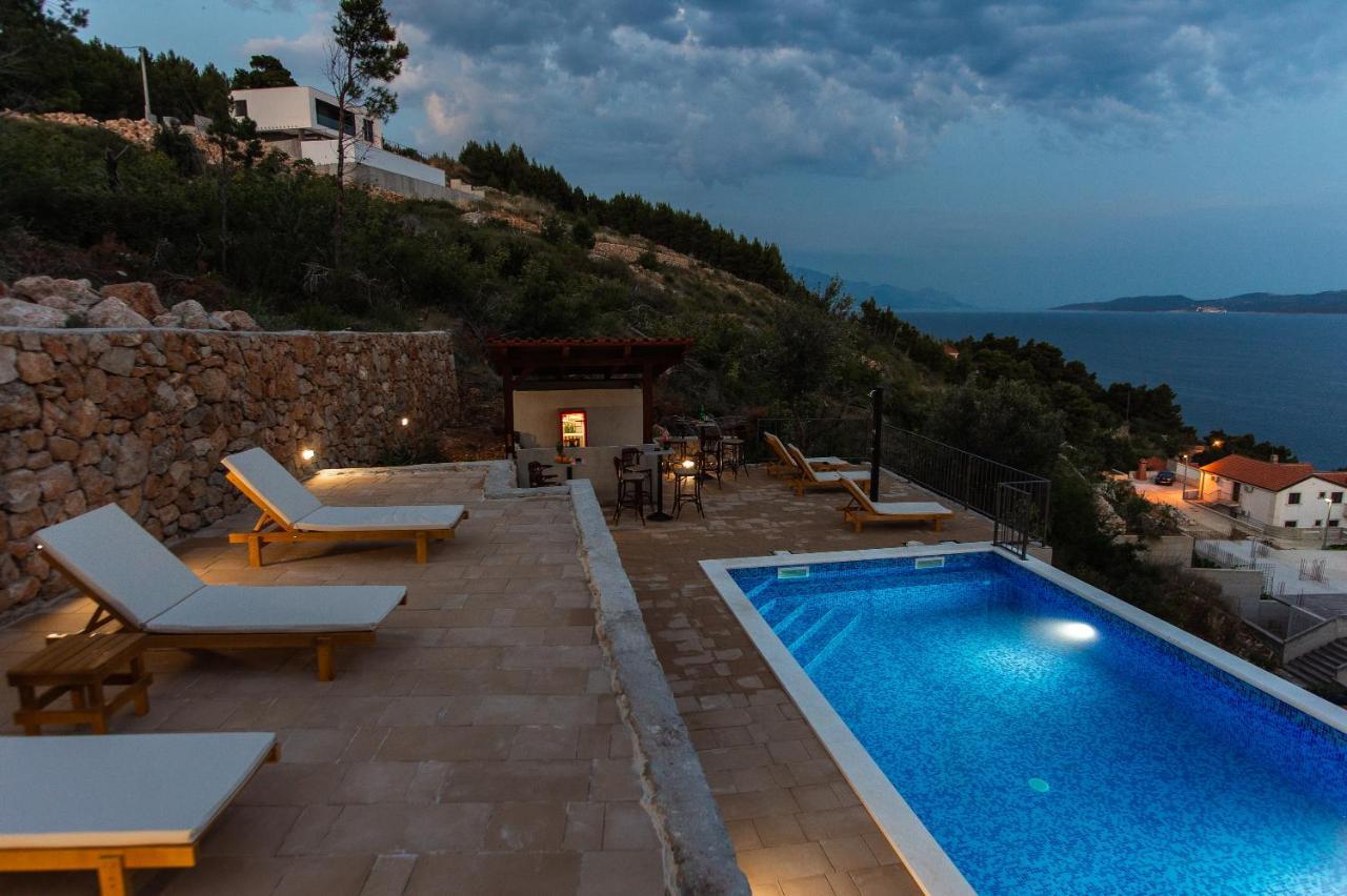 Exclusive Villa Almissa With Swimming Pool And Sea View Lokva Rogoznica Exteriör bild