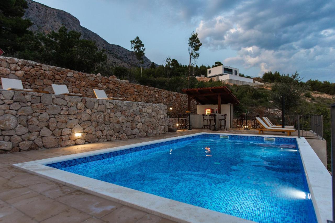 Exclusive Villa Almissa With Swimming Pool And Sea View Lokva Rogoznica Exteriör bild