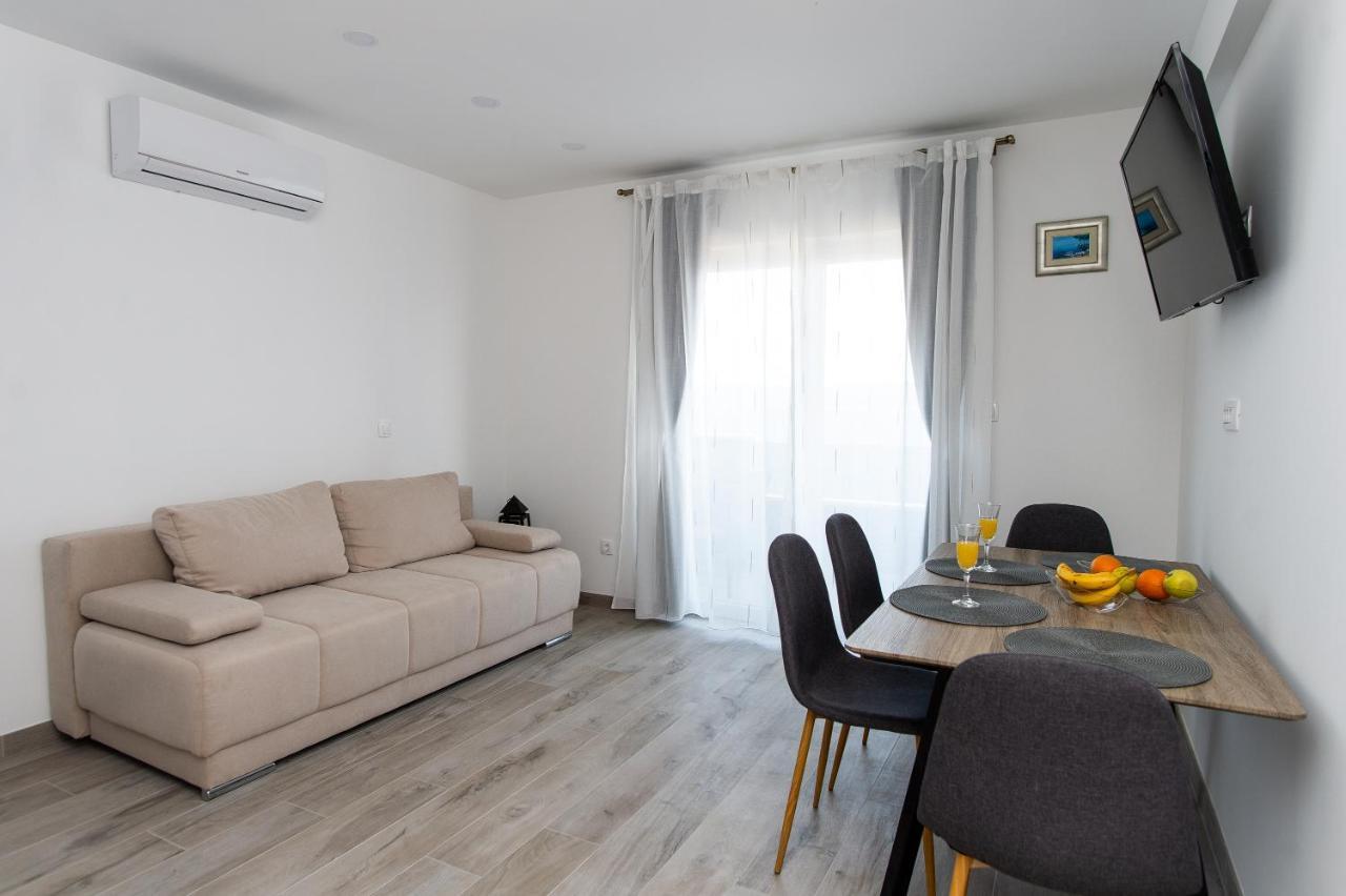 Exclusive Villa Almissa With Swimming Pool And Sea View Lokva Rogoznica Exteriör bild