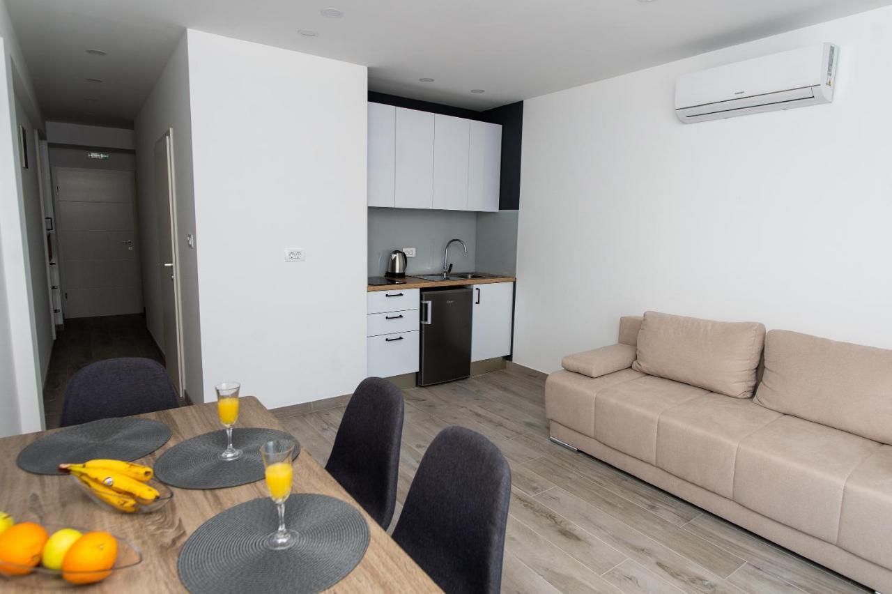 Exclusive Villa Almissa With Swimming Pool And Sea View Lokva Rogoznica Exteriör bild