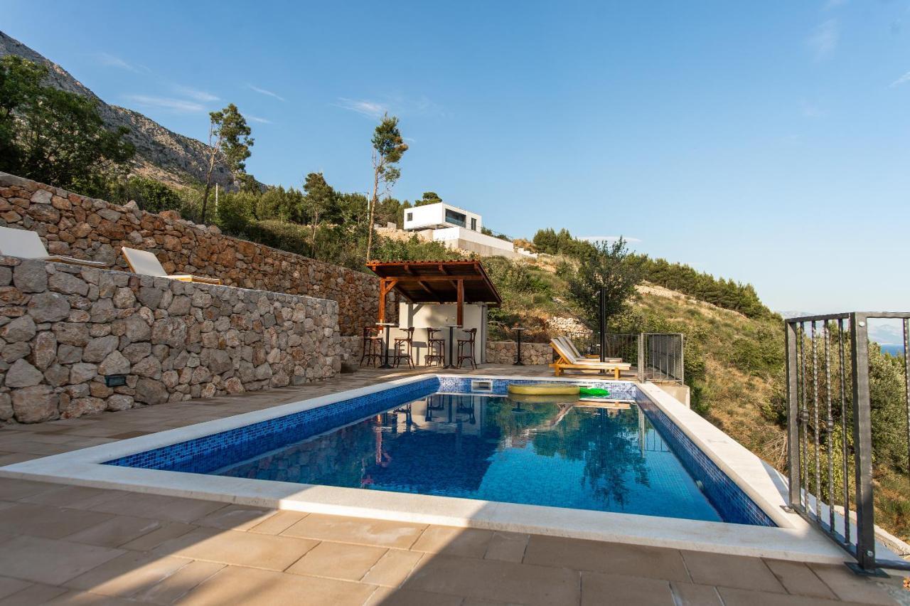 Exclusive Villa Almissa With Swimming Pool And Sea View Lokva Rogoznica Exteriör bild