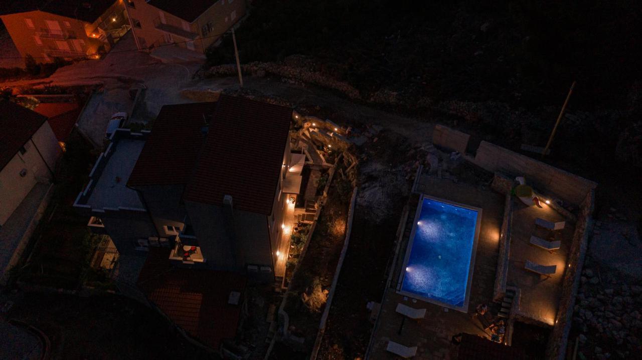 Exclusive Villa Almissa With Swimming Pool And Sea View Lokva Rogoznica Exteriör bild