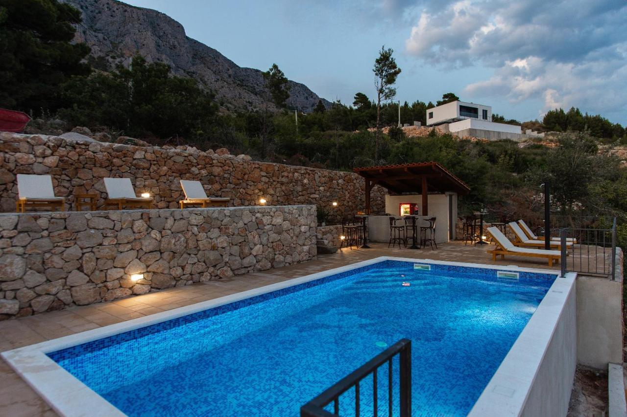 Exclusive Villa Almissa With Swimming Pool And Sea View Lokva Rogoznica Exteriör bild