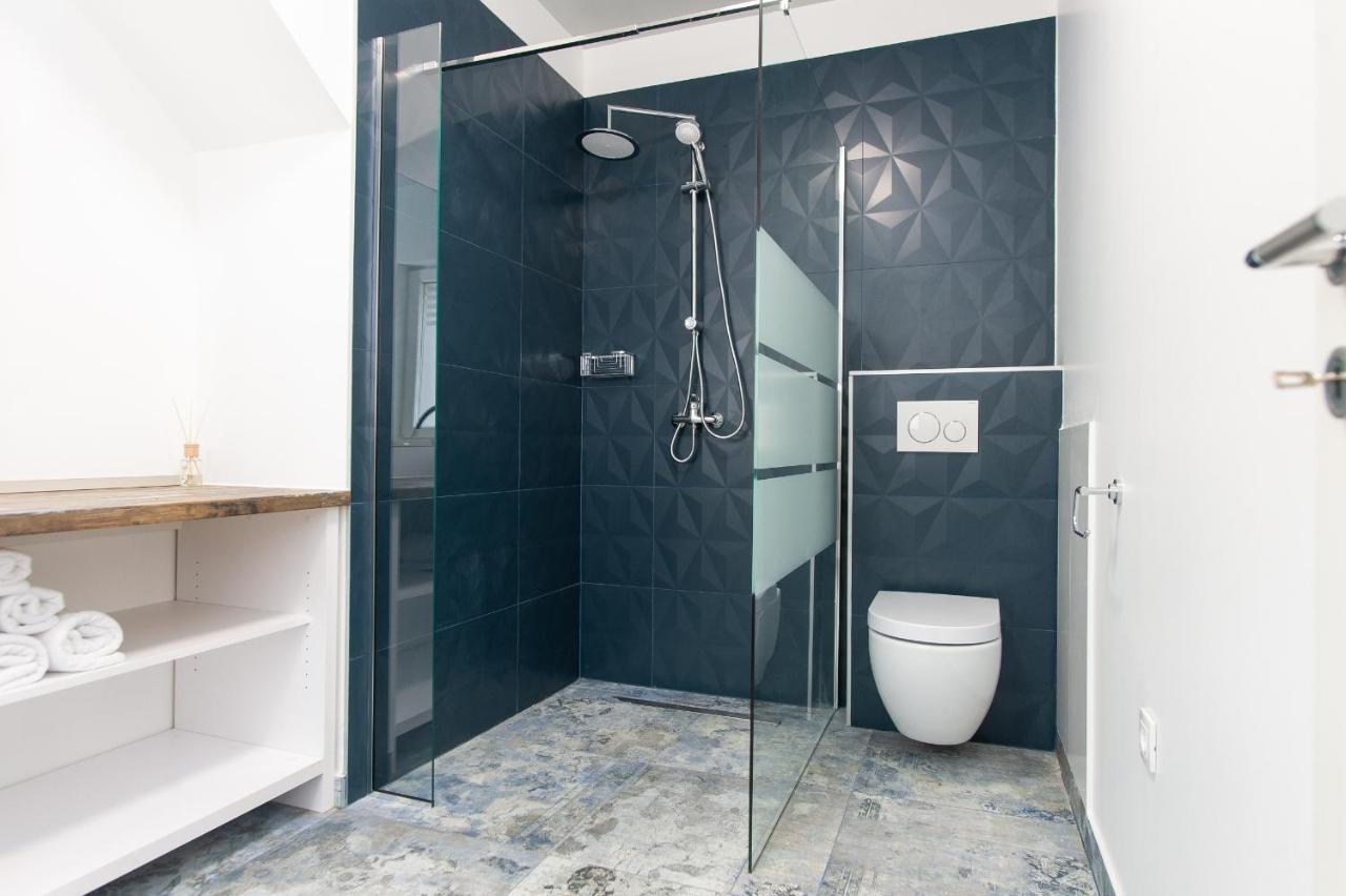 Exclusive Villa Almissa With Swimming Pool And Sea View Lokva Rogoznica Exteriör bild