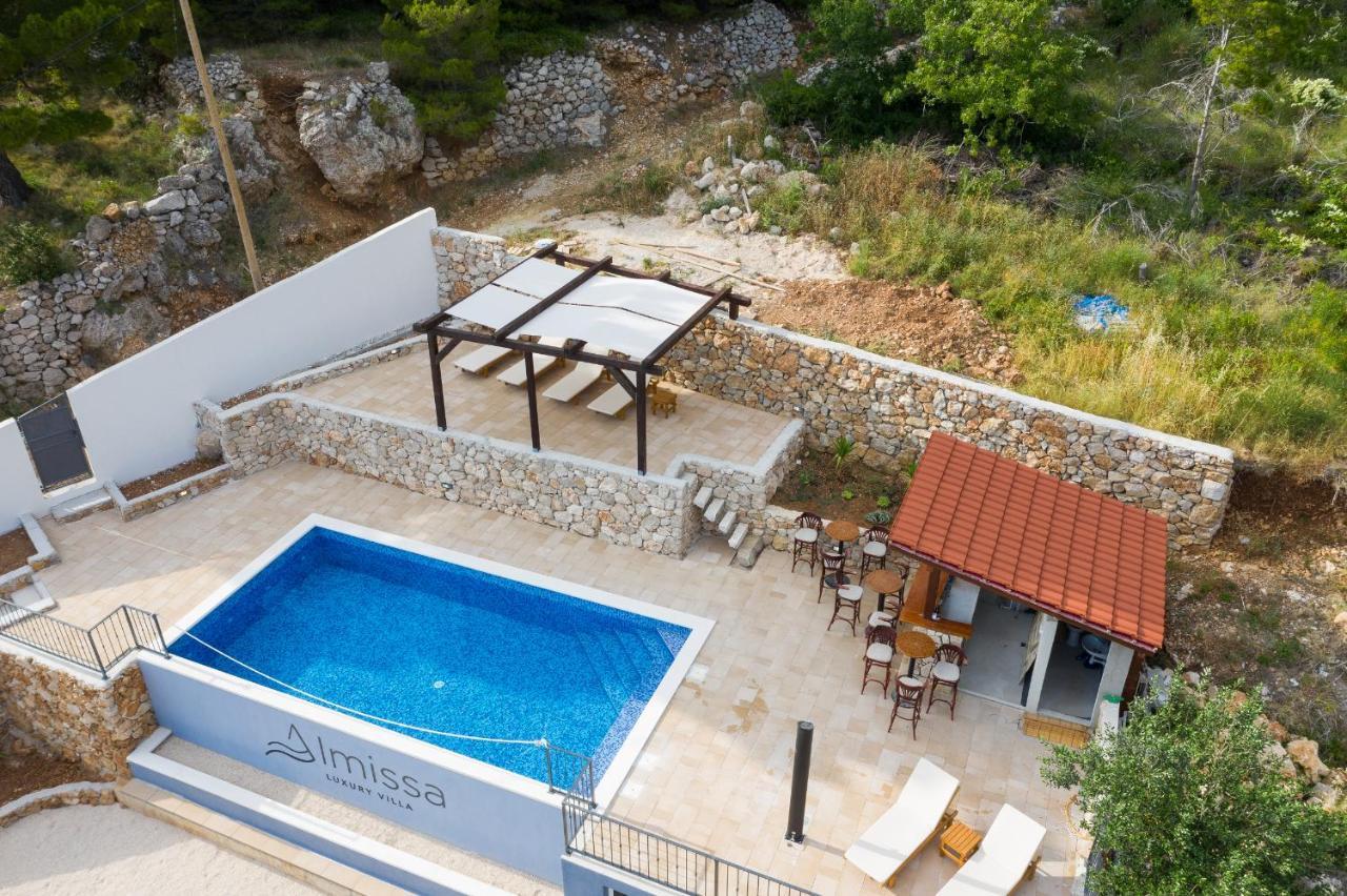 Exclusive Villa Almissa With Swimming Pool And Sea View Lokva Rogoznica Exteriör bild