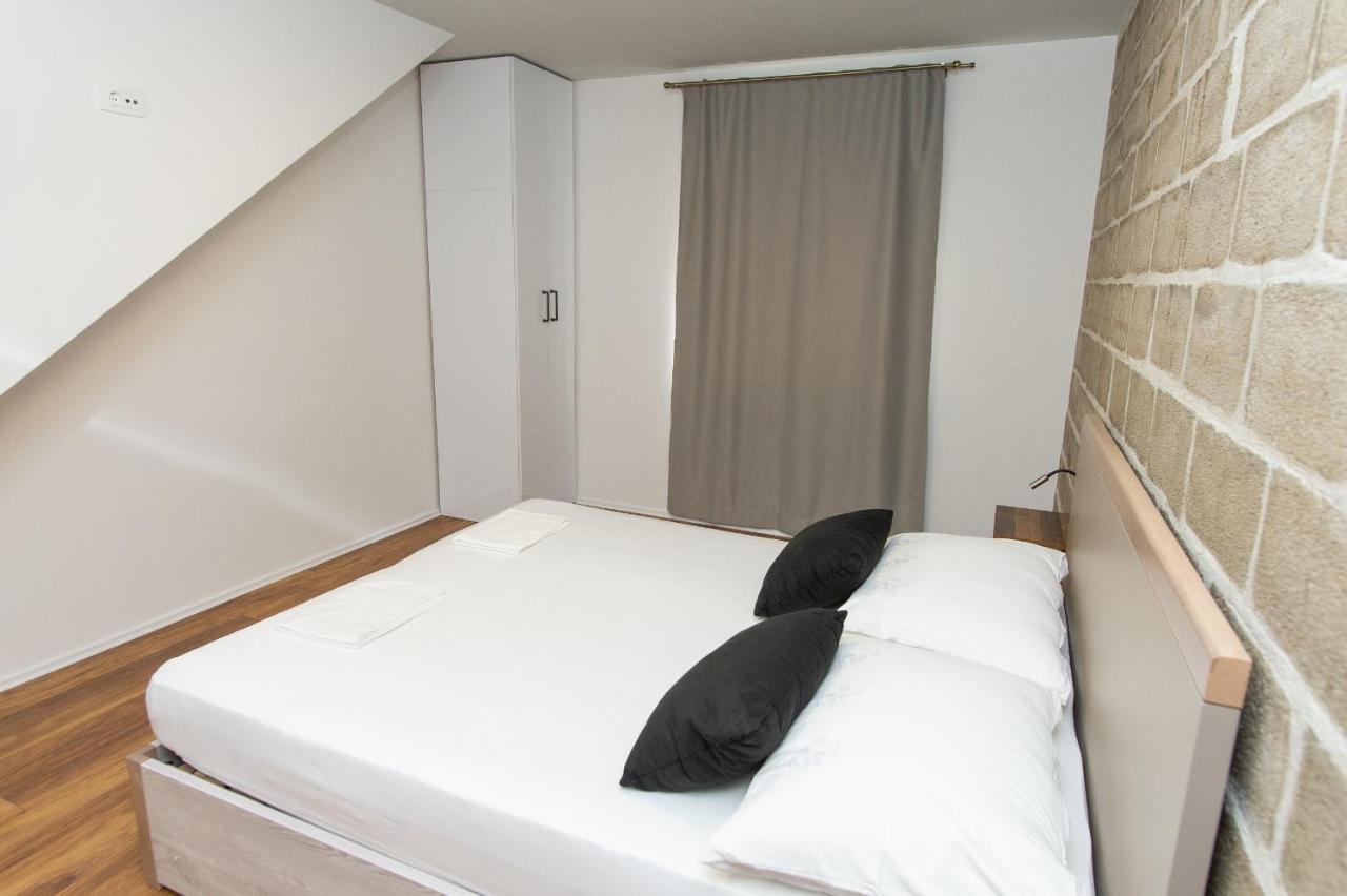 Exclusive Villa Almissa With Swimming Pool And Sea View Lokva Rogoznica Exteriör bild