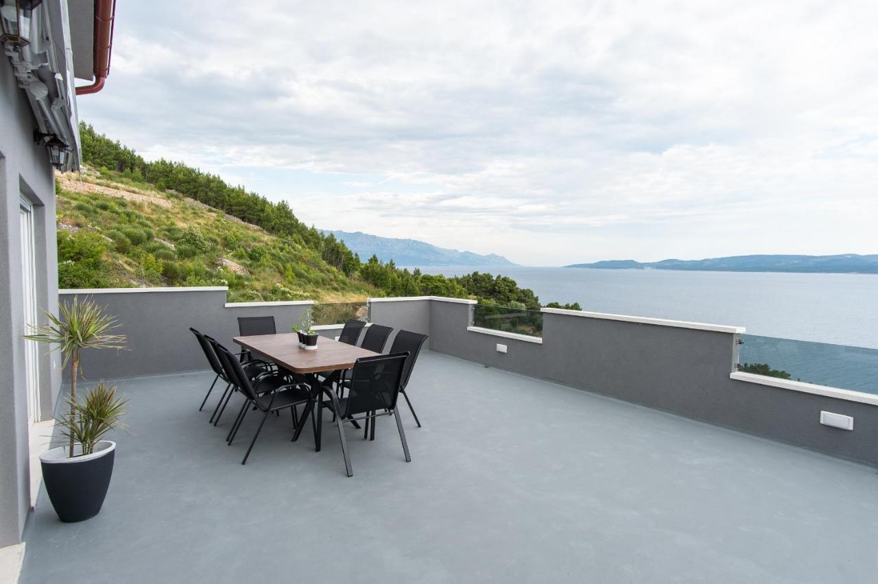 Exclusive Villa Almissa With Swimming Pool And Sea View Lokva Rogoznica Exteriör bild