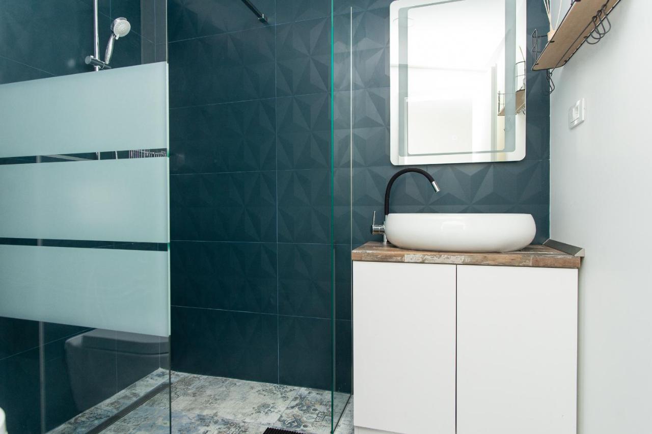 Exclusive Villa Almissa With Swimming Pool And Sea View Lokva Rogoznica Exteriör bild